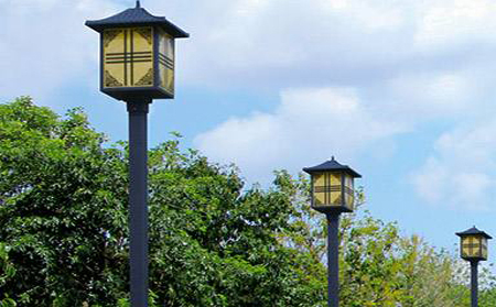 太阳能泽库庭院灯怎么选亮度与续航更耐用